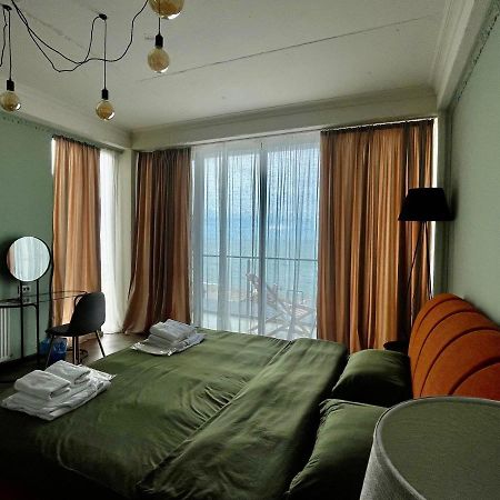 Claude Monet Seaside Hotel Григолети Екстериор снимка