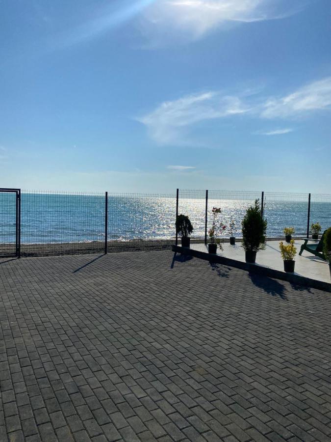 Claude Monet Seaside Hotel Григолети Екстериор снимка