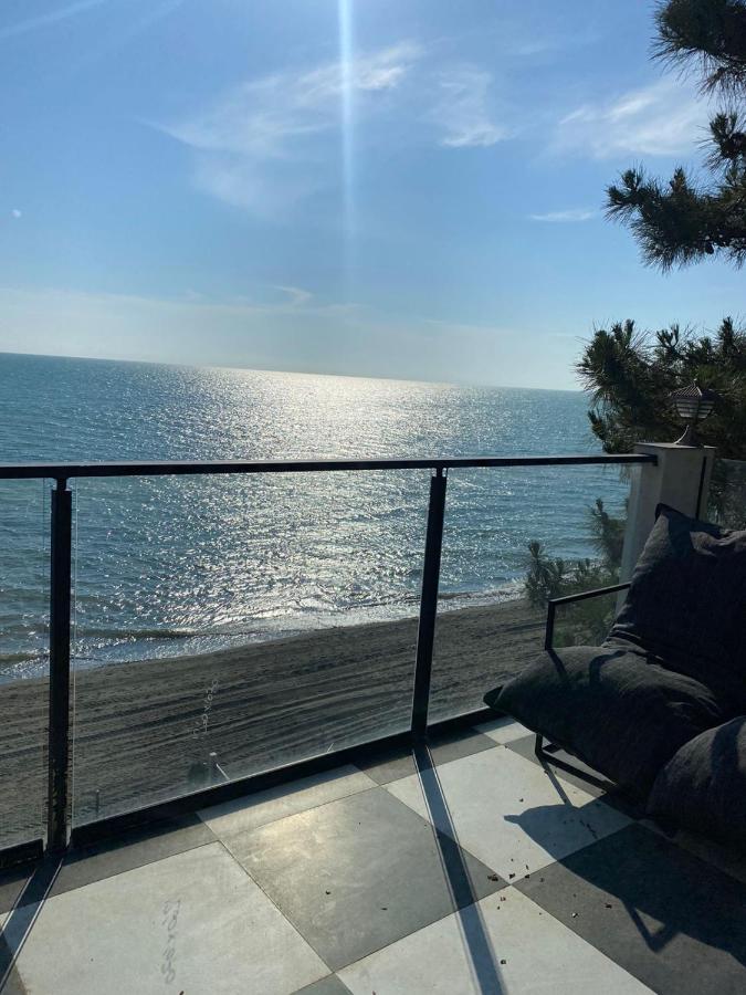 Claude Monet Seaside Hotel Григолети Екстериор снимка